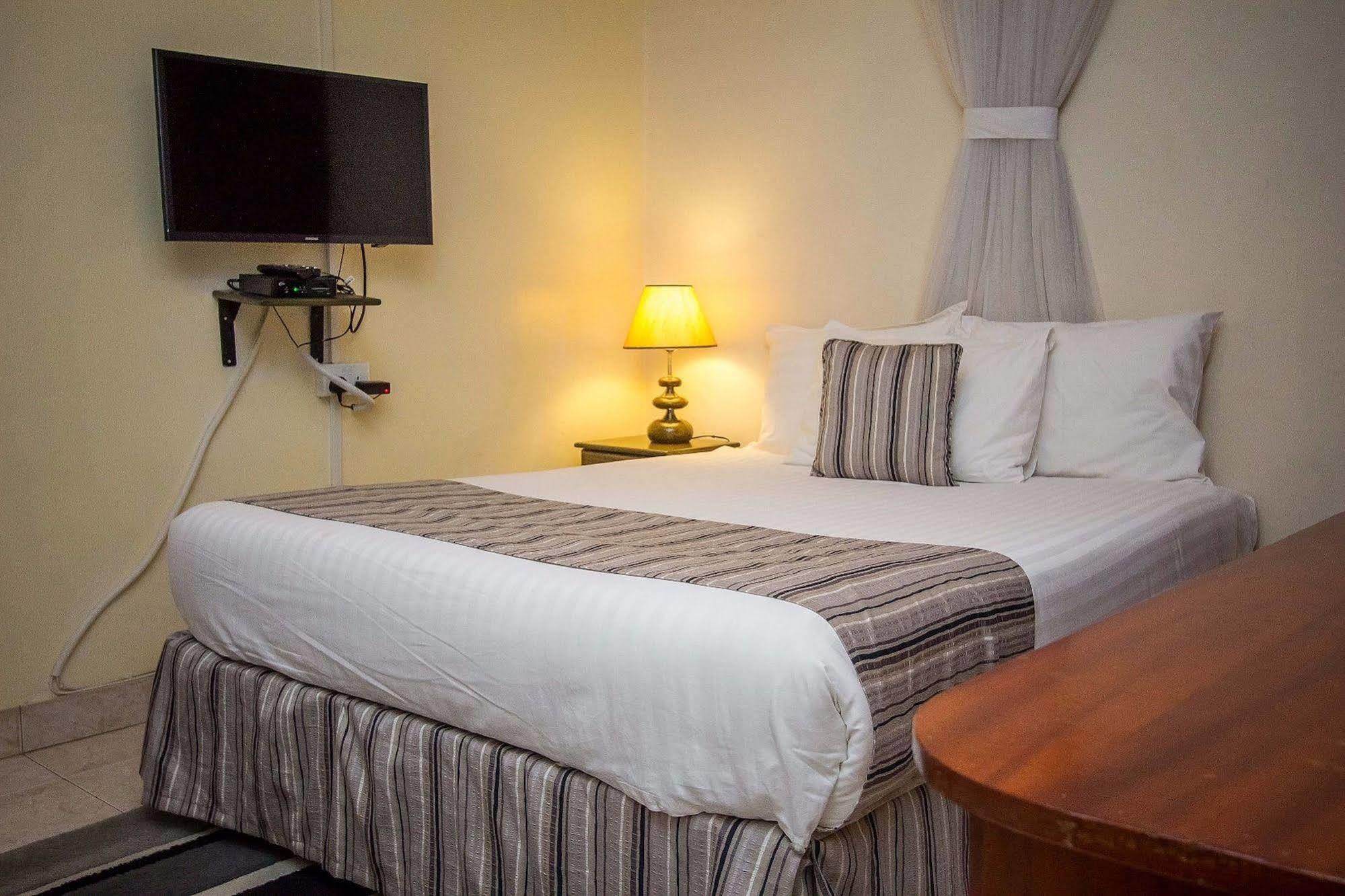 Magnolia Pine Bed & Breakfast 奈洛比 外观 照片